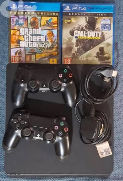 PS4 + 2 Cds + 2 joicteks