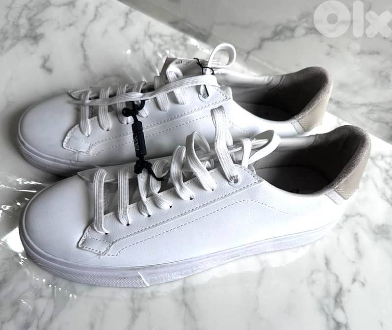 Zara White Leather Sneakers - 41 1