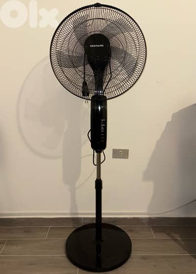 Stand Fan Frigidaire 18" with Remote Control