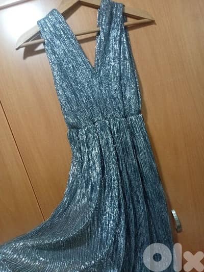 فستان يليق لاي مناسبة في الافراح ( خطبة، حفلات ،،،) و الاطراح