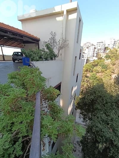 Building for sale in Awkar 750,000$ مبنى للبيع في عوكر