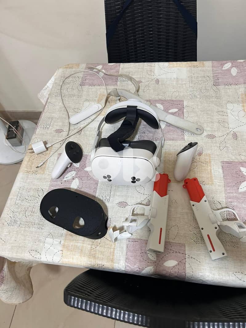 Meta Quest 3S Barely Used 200$ 6