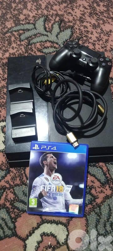ps4 نظيفه جديده مش مستعملي كل شي اصلي  اوروبيه