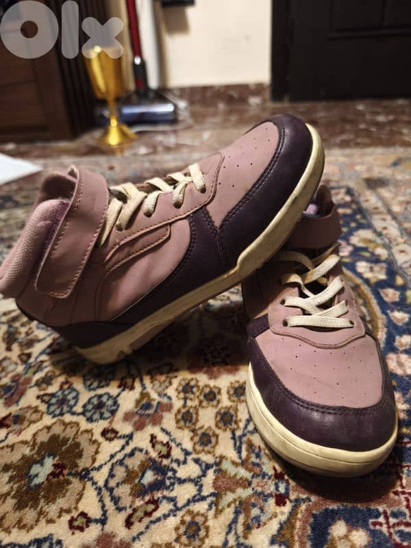 Kids Shoes Like New for 5$ 1