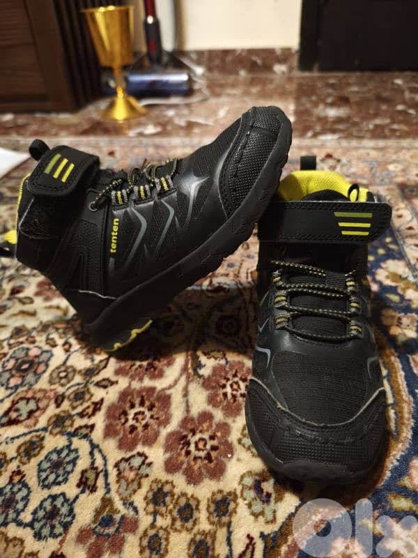 Kids Shoes Like New for 5$ 3