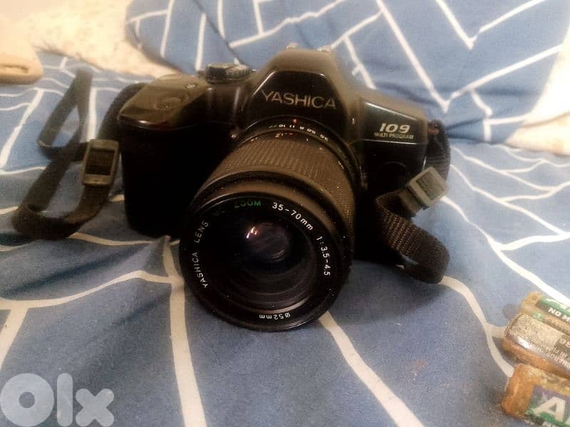 Yashica 109 SLR camera 1