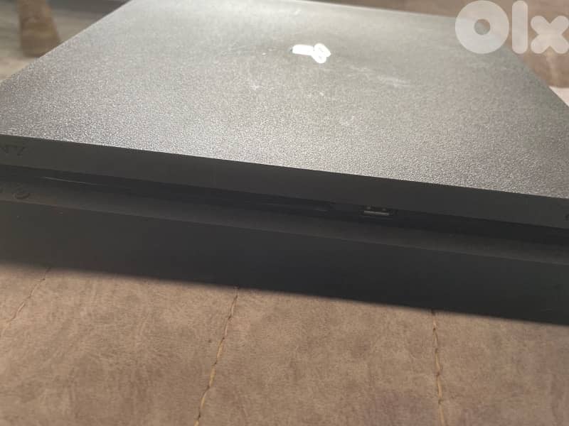 ps4 slim 1