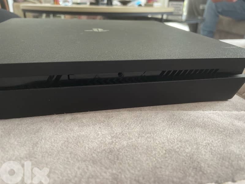 ps4 slim 2