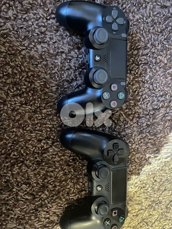 cds and controllers for ps4 1