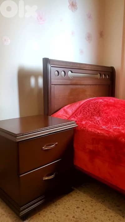 تخت عدد 2 و كومود عدد 1