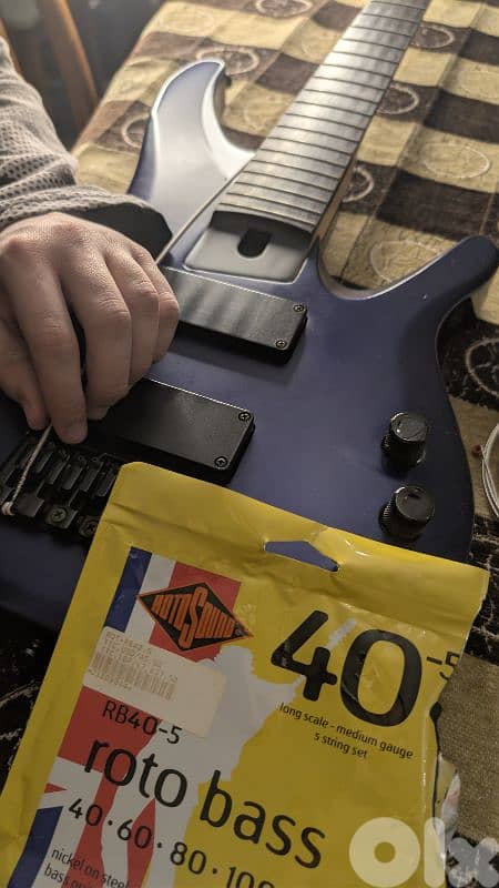 5 strings active bass 4