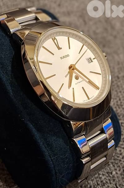 ساعة كتير مرتبة و فخامة