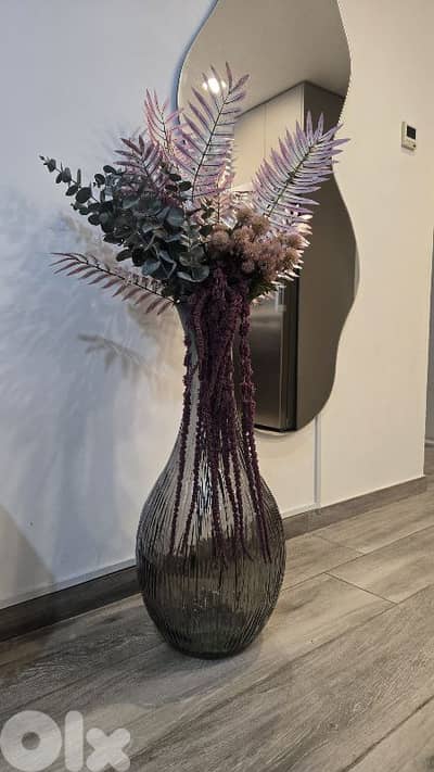Grand vase avec fleur sèche