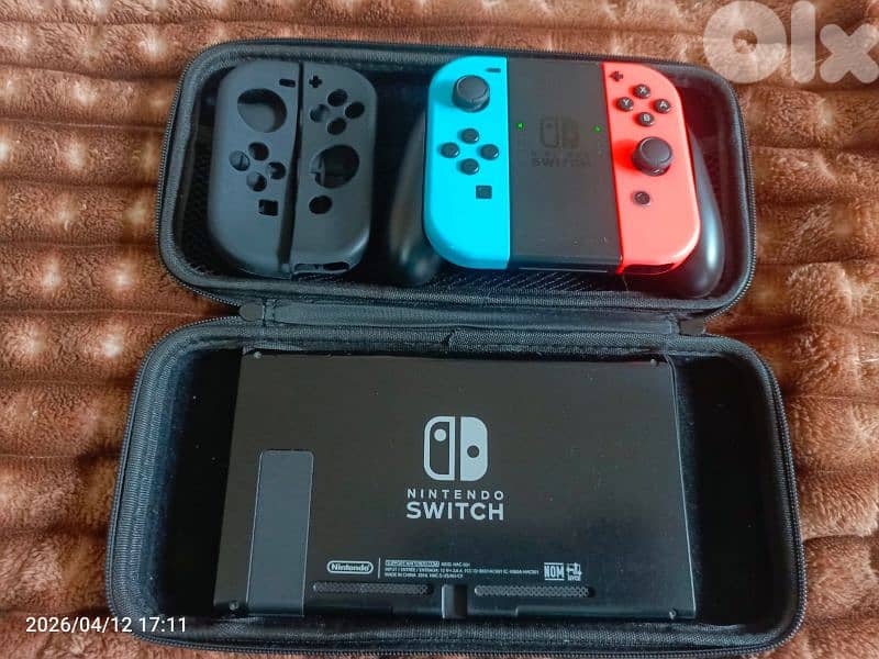 Unpatched Switch V1 (moddable) with accessories 2