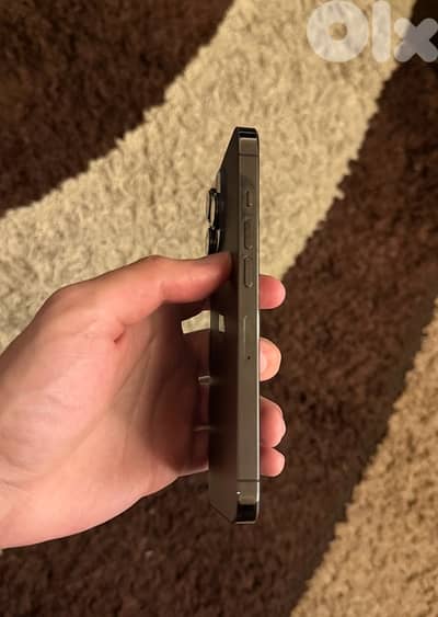 Iphone 13 pro 128 gb like new no scratches