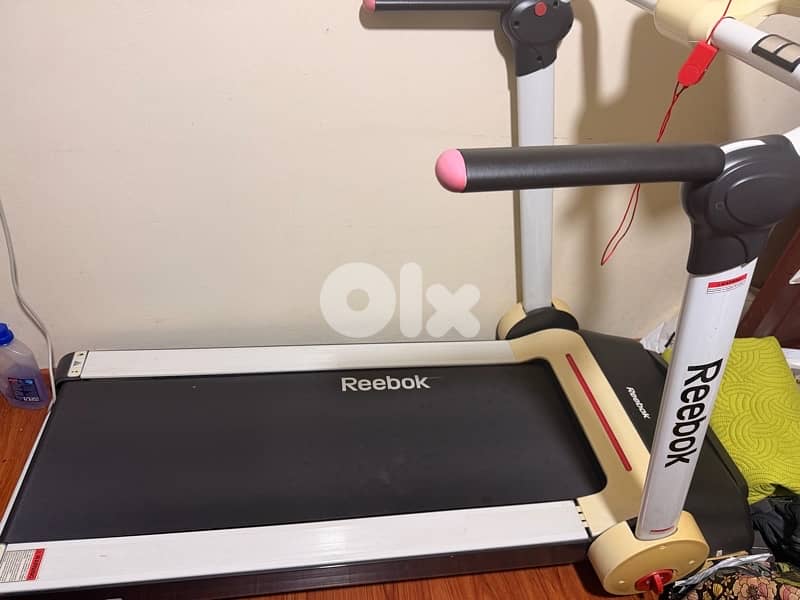Reebok i-Run 3 innovative folding Treadmill 1