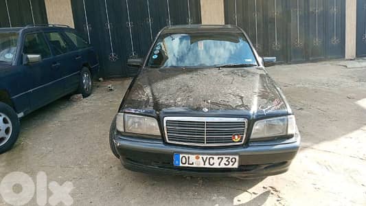 عكار طريق العالم