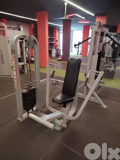 Chest Press Machine