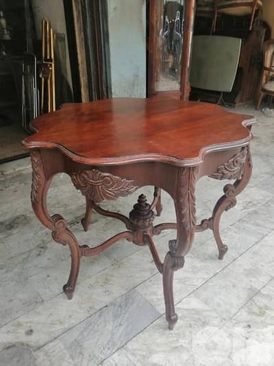 frensh table antique طاولة وسط فرنسية خشب جوز شغل حفر ناعم ولا اروع