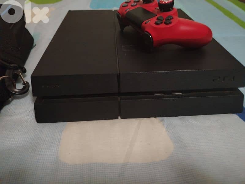 ps4 with three controllers 1