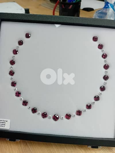 natural rhodolite garnet with diamond