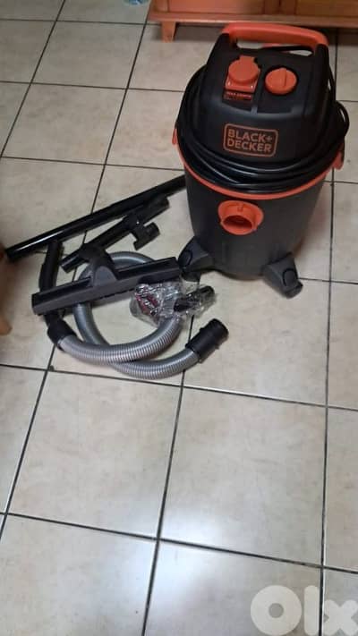​ BLACK+DECKER 20L Wet & Dry