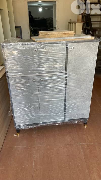 خزانه احذيه