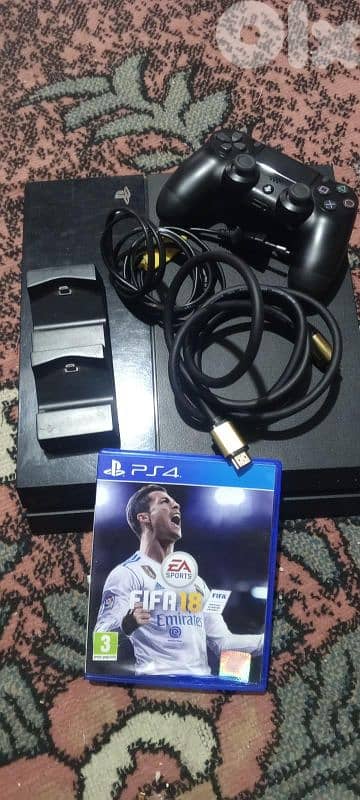 ps4 نظيفه جديده مش مستعملي كل شي اصلي  اوروبيه