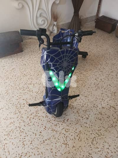 ELECTRIC DRIFT SCOOTER