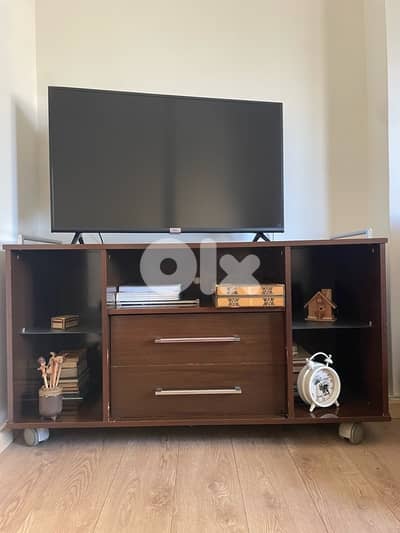 TV cabinet in good condition, perfect for living rooms