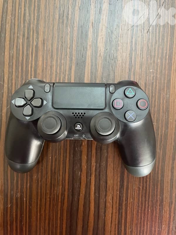 Ps4 slim used but like new 4
