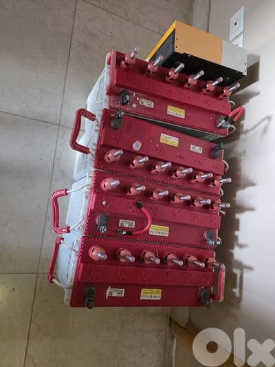 4 Home Batteries and 1 Inverter Bundle