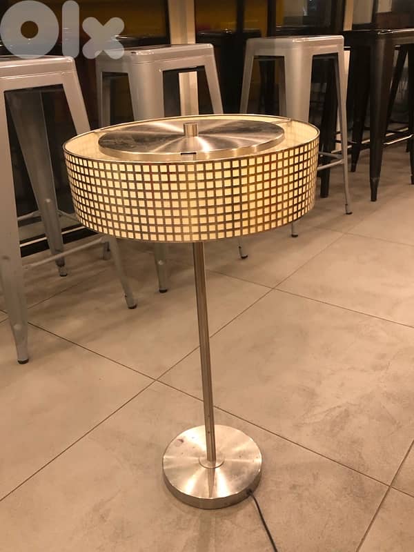 vintage chrome floor lamp like new . 125$ 2