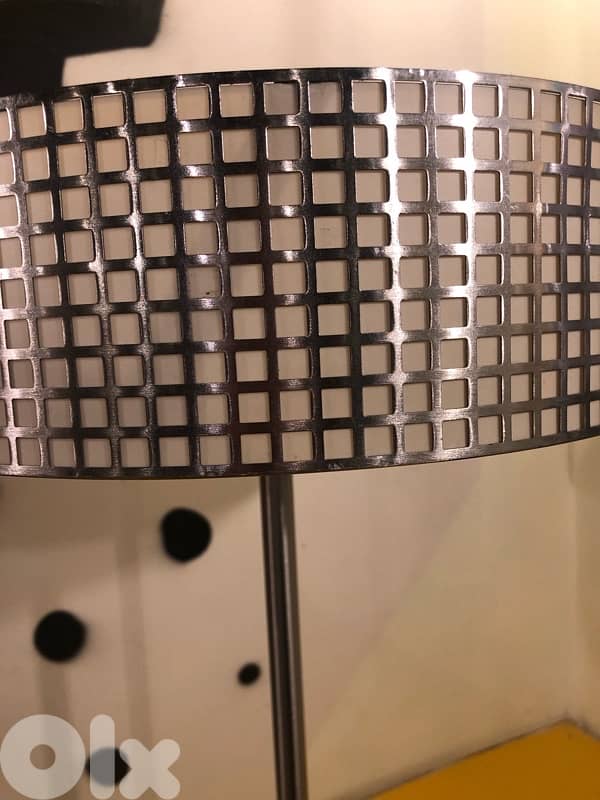 vintage chrome floor lamp like new . 125$ 3