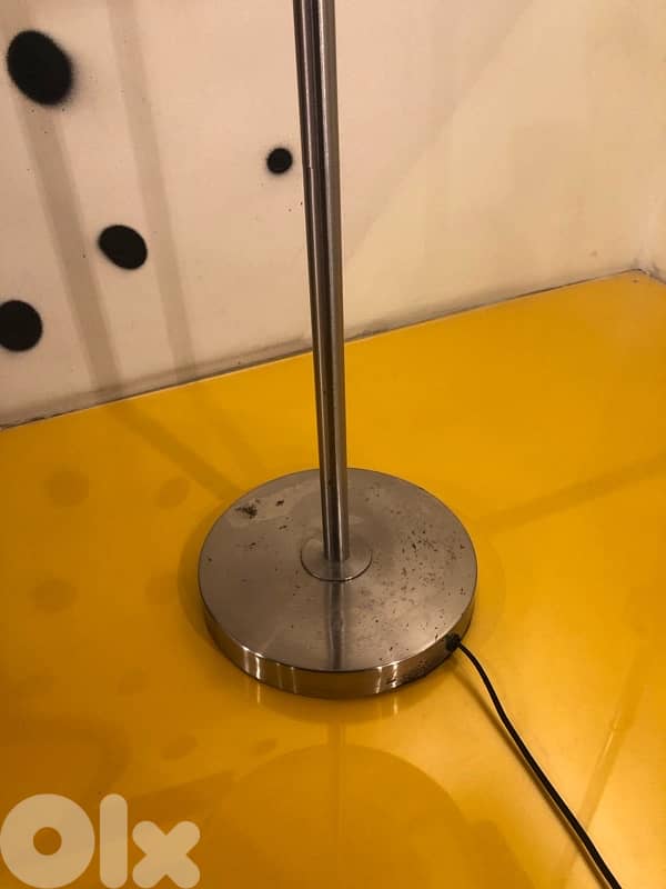 vintage chrome floor lamp like new . 125$ 5