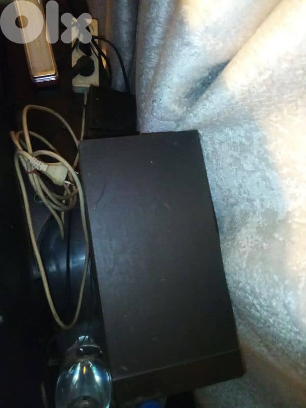 sony TV and dvd reader with receiver and speaker 1