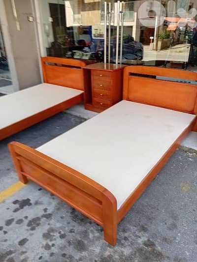 تختين مفردونصف  مع كموند   خشب مسيف زين شبه جديد