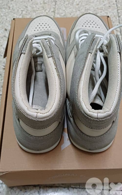 New in box Size 42 3