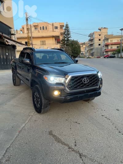 2017 toyota tacoma trd offroad                phone number:03 810 911