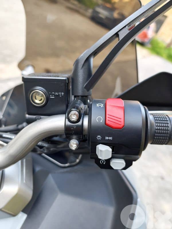 Sym Husky Adv 300 11