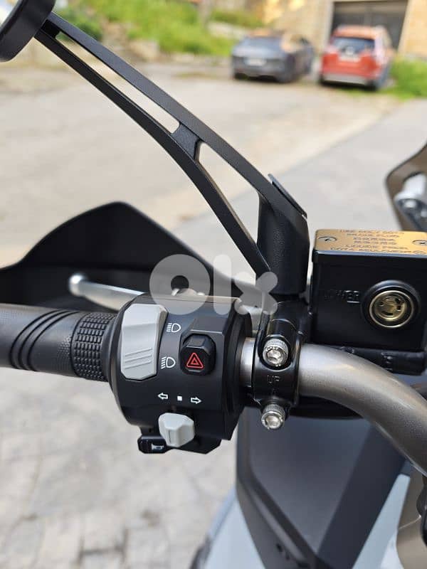 Sym Husky Adv 300 12