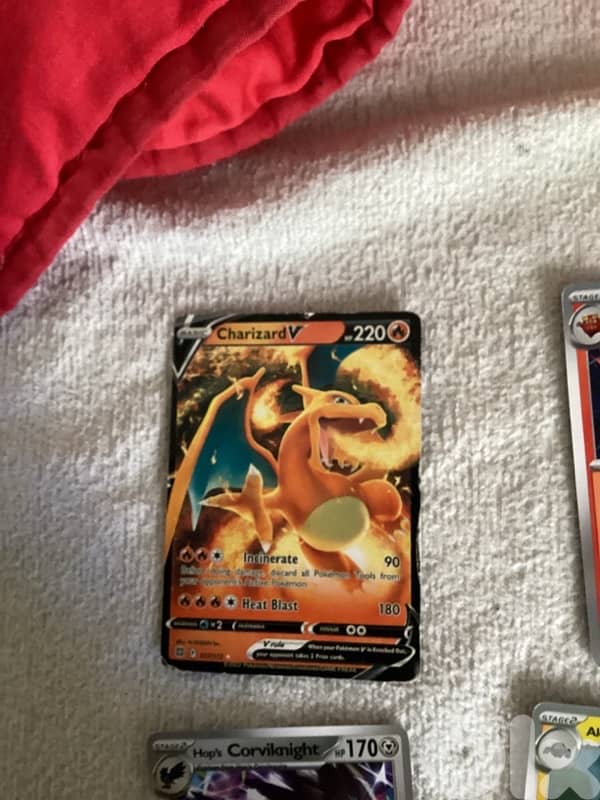 bundle of 20 Pokémon cards (very rare cards) comes with 2 Charizards 1