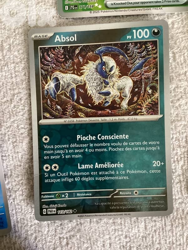 bundle of 20 Pokémon cards (very rare cards) comes with 2 Charizards 14