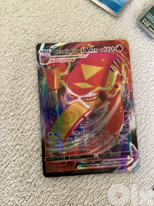 bundle of 20 Pokémon cards (very rare cards) comes with 2 Charizards 18