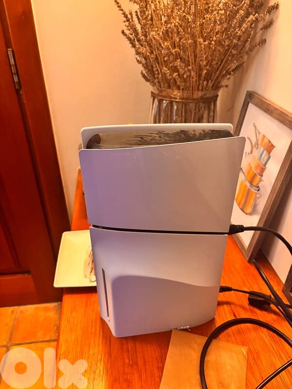 PS5 1tb 1 controller and carry bag 1