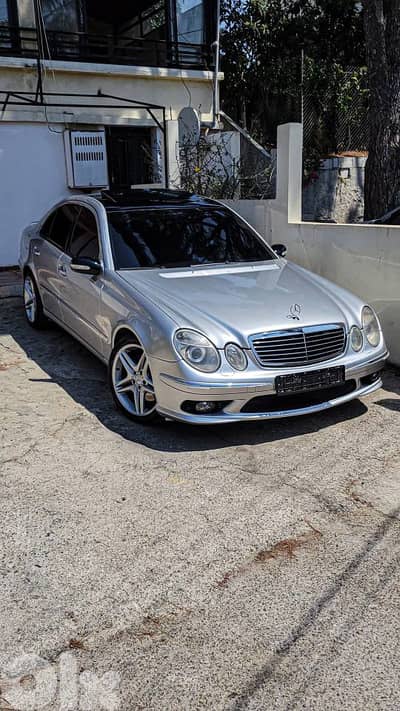 Mercedes-Benz E500 2005