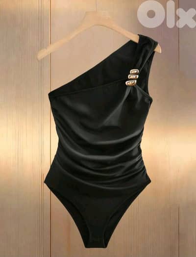 New Elegant Woman Black Asymmetric Shoulder Metal Buckle Bodysuit