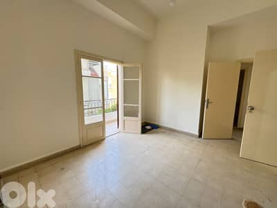 Aapartment for sale in Yassouh El Malak شقة للبيع في يسوع الملك