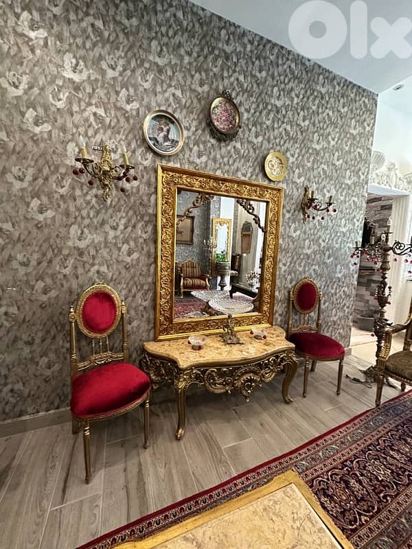 console auntique and 2 chairs 3