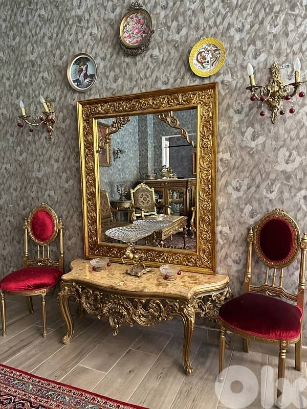 console auntique and 2 chairs 5